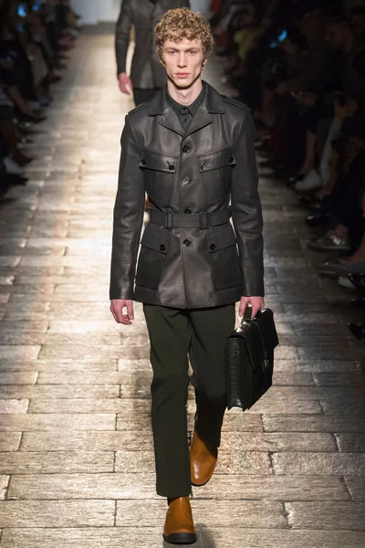 Look 35